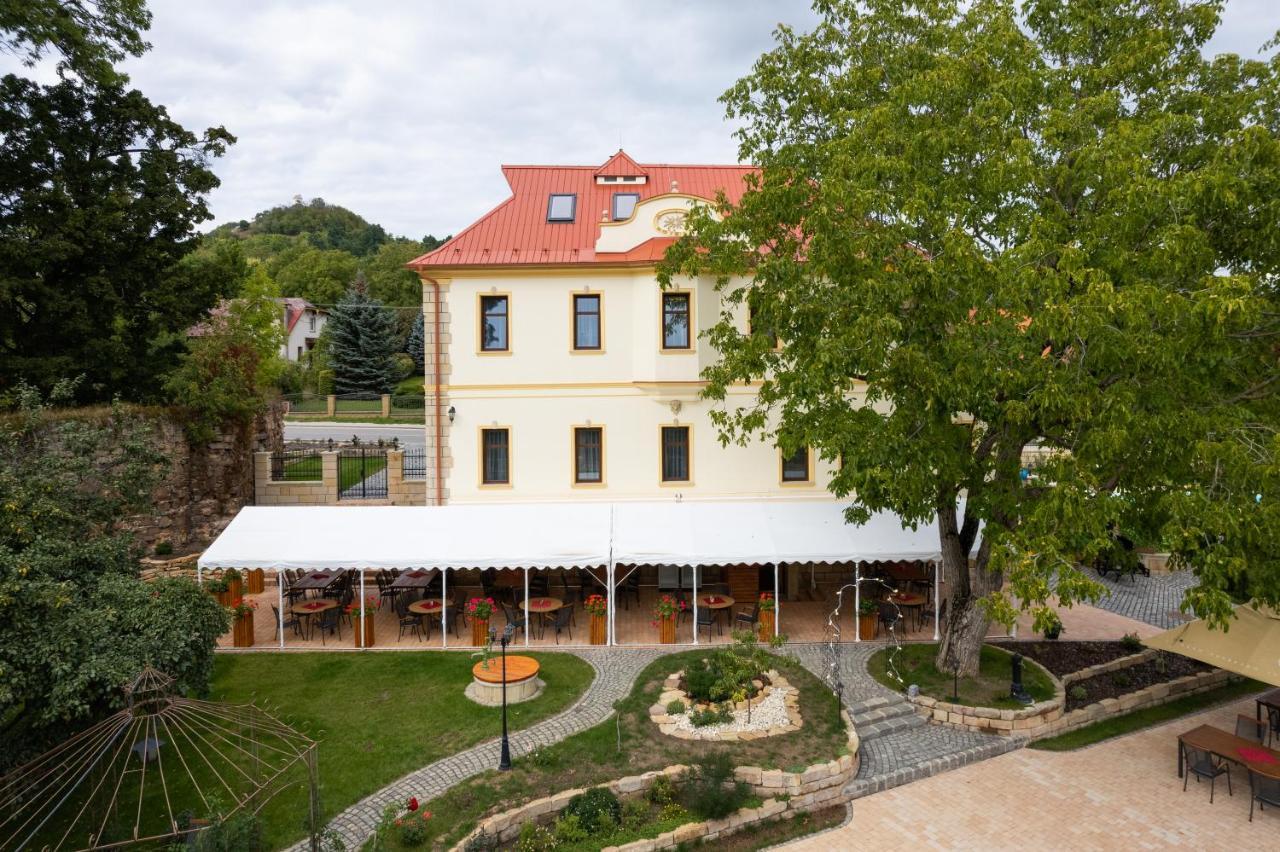 Villa Libosad Jicin Luaran gambar