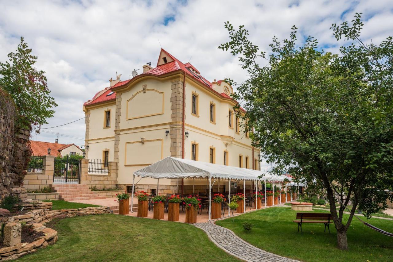 Villa Libosad Jicin Luaran gambar