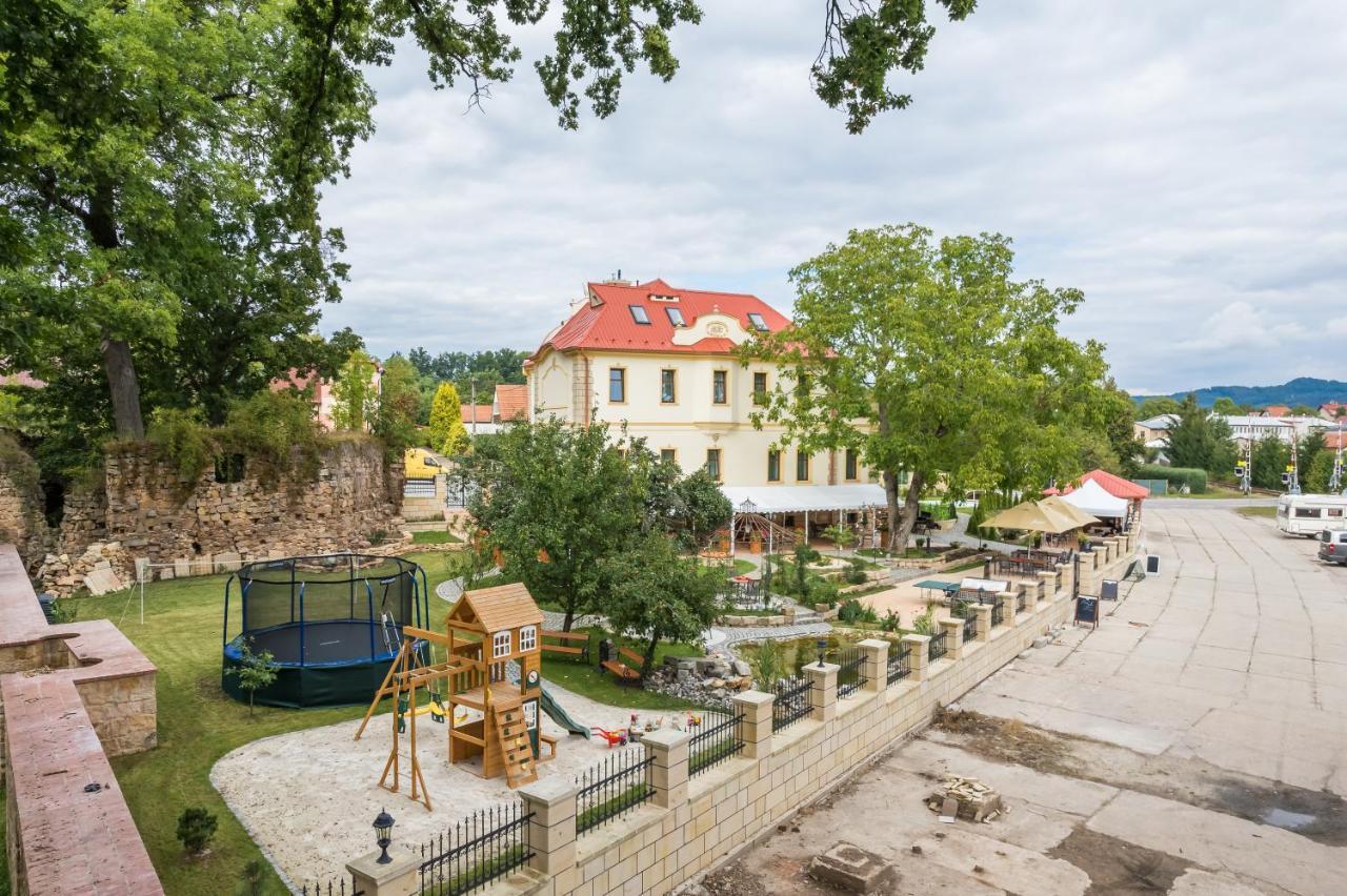 Villa Libosad Jicin Luaran gambar