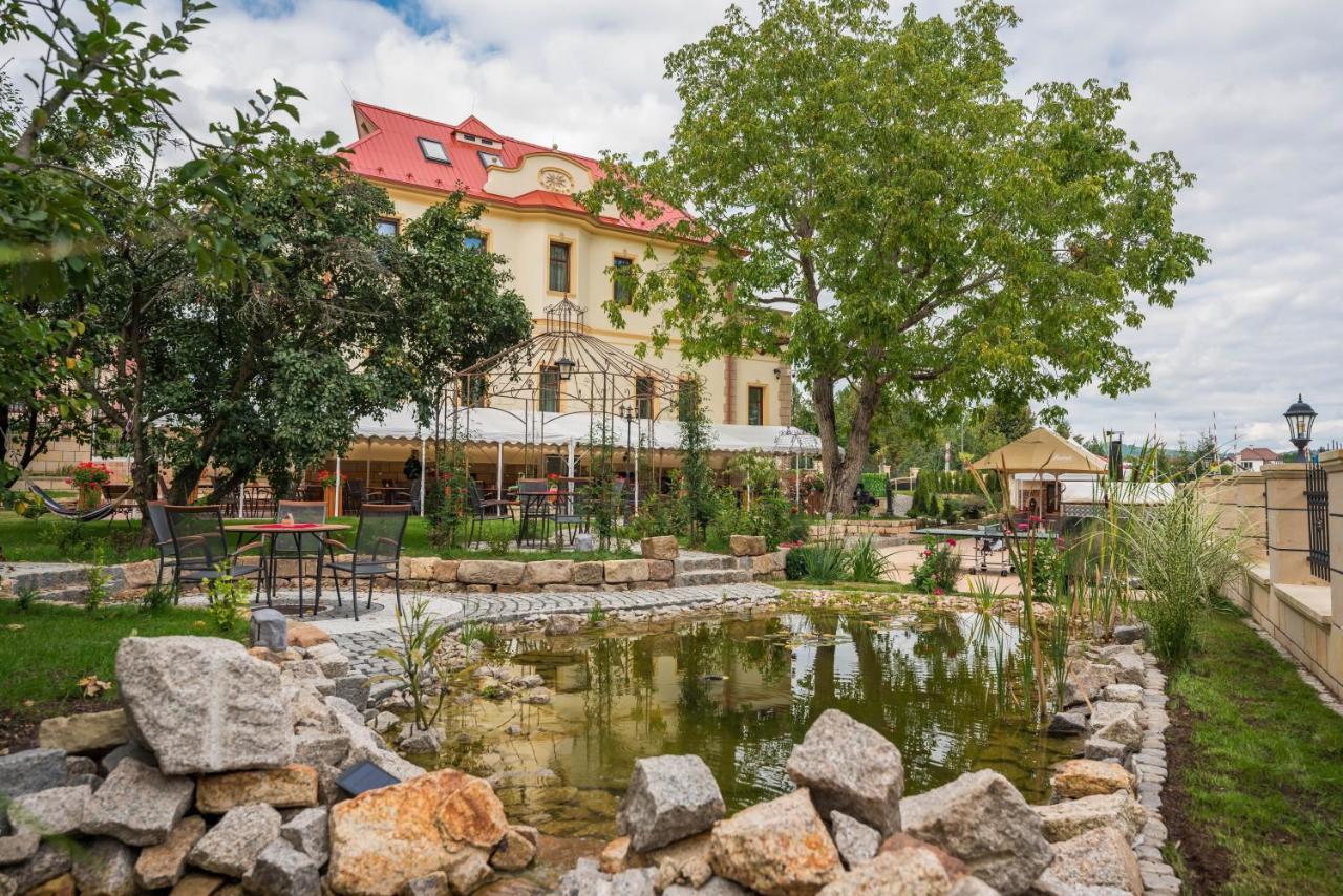 Villa Libosad Jicin Luaran gambar