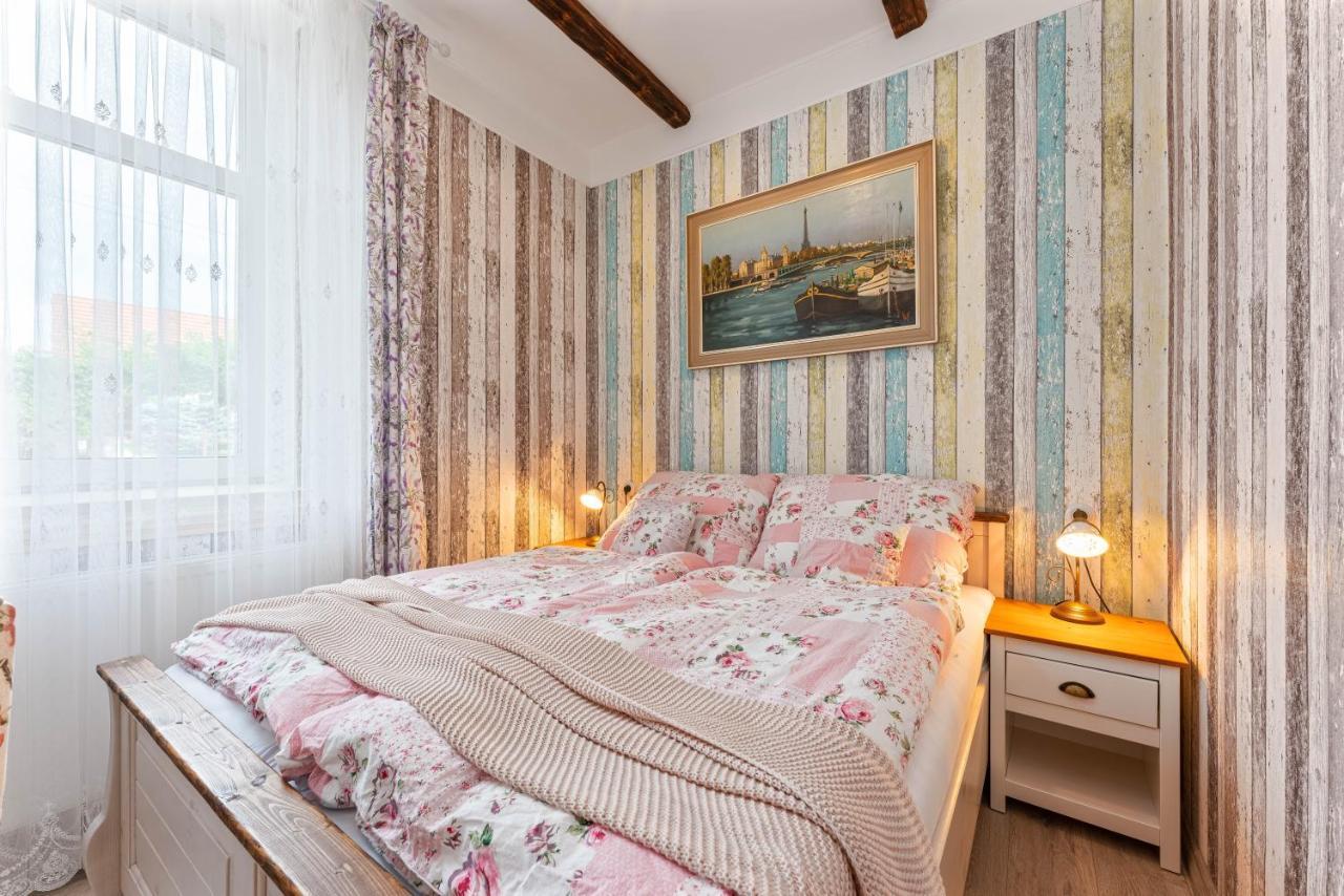 Villa Libosad Jicin Luaran gambar