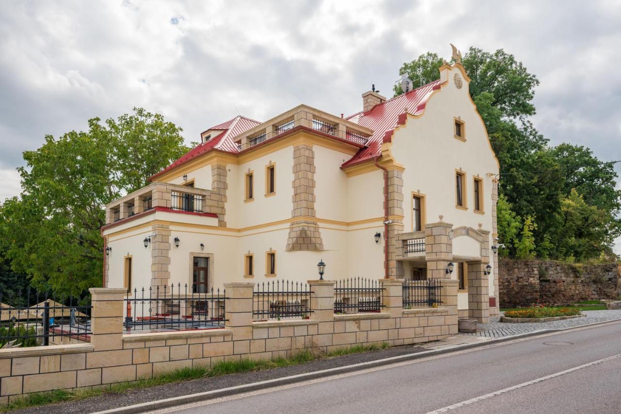 Villa Libosad Jicin Luaran gambar