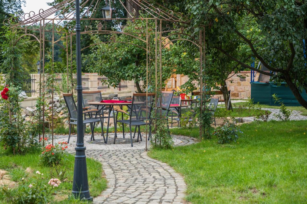 Villa Libosad Jicin Luaran gambar