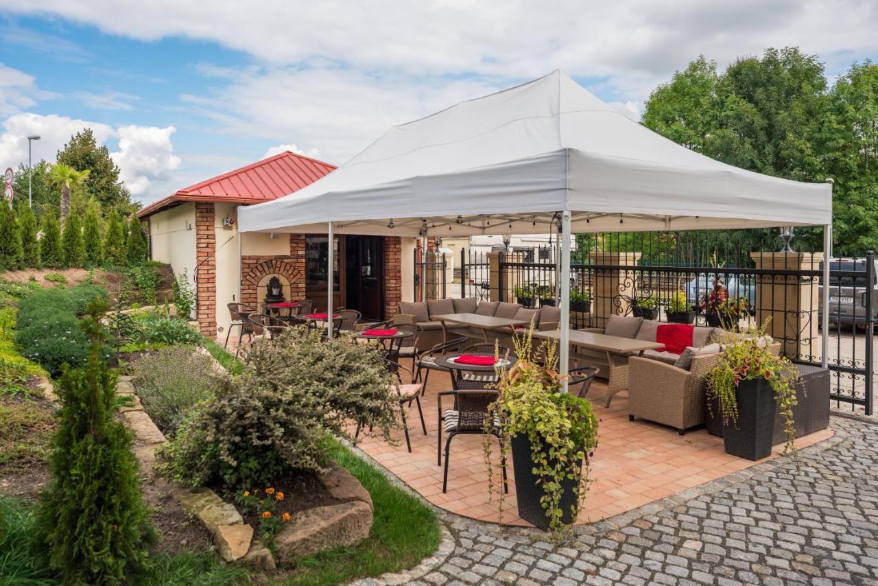 Villa Libosad Jicin Luaran gambar