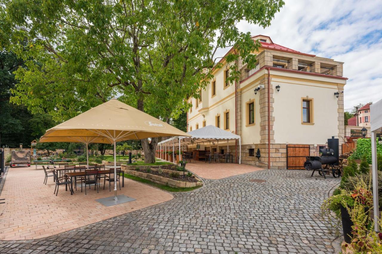 Villa Libosad Jicin Luaran gambar