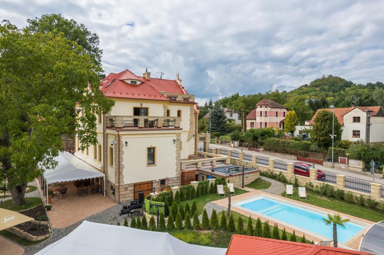 Villa Libosad Jicin Luaran gambar